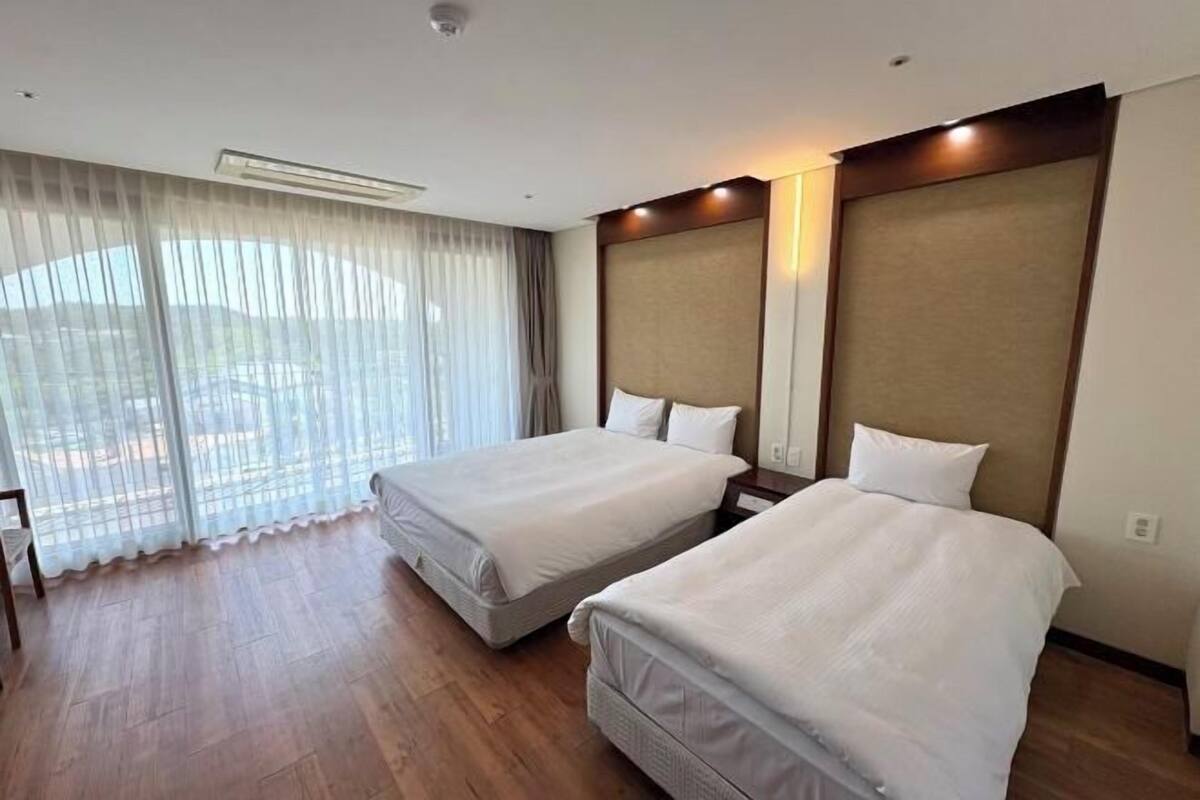 1 bedroom, premium bedding, individually decorated, blackout curtains