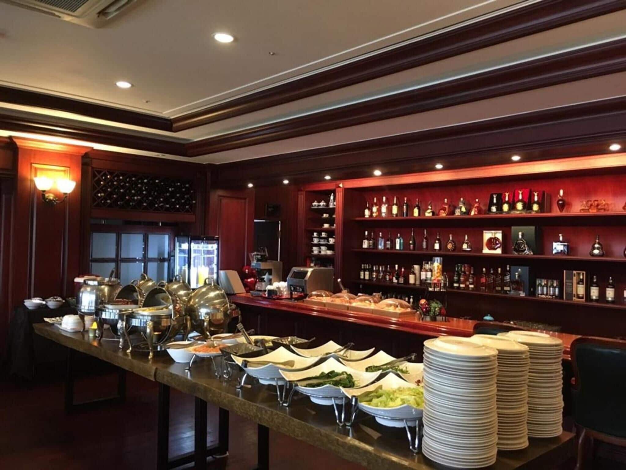 breakfast, lunch, dinner served; international cuisine, pool views