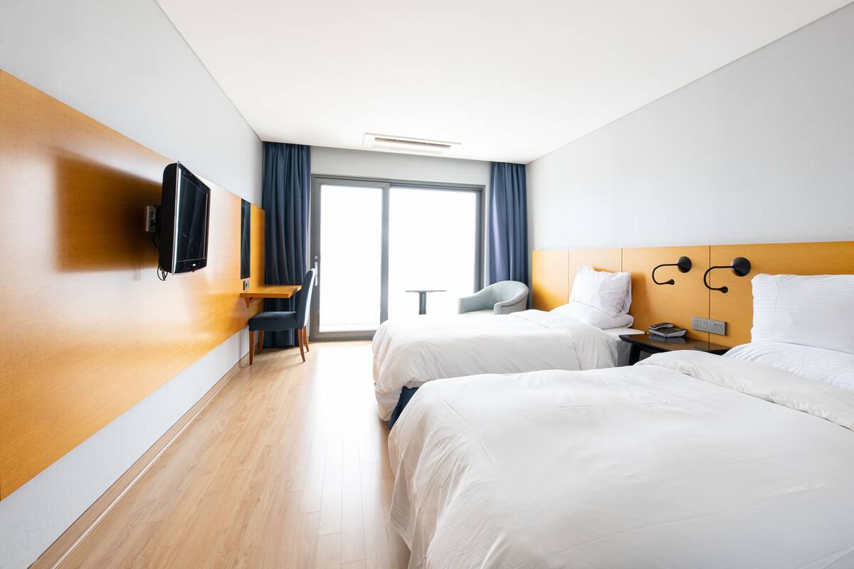 Standard Twin Room | Premium bedding, down duvets, in-room safe, desk