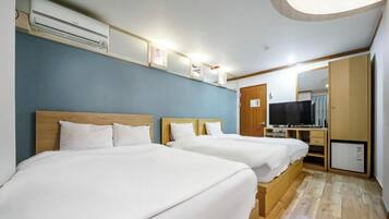 Desk, blackout drapes, free WiFi, bed sheets