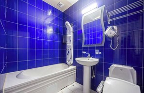 Double Room (Extra futon set charge 10,000 on site) | Bathroom