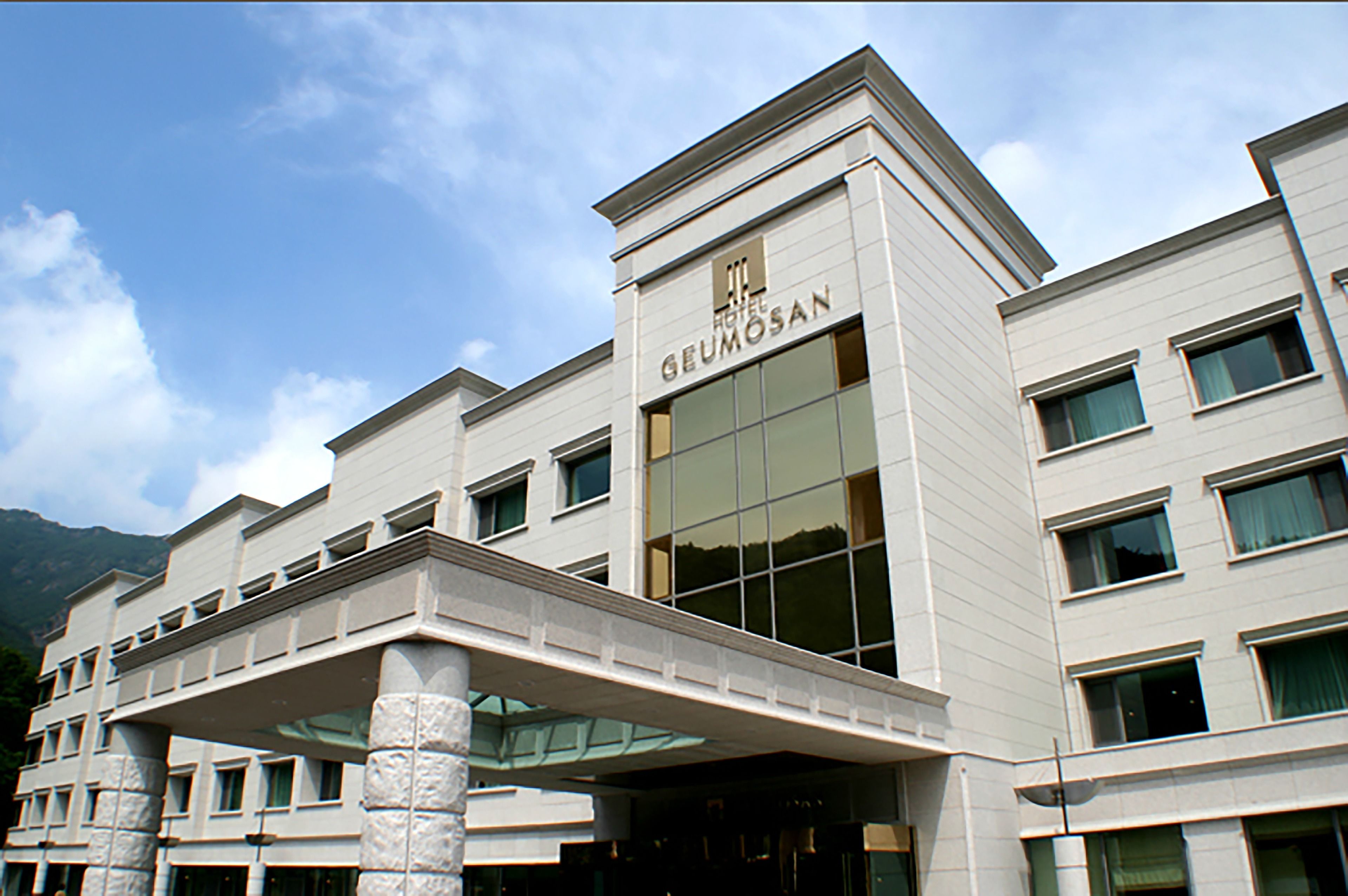 Framhlið gististaðar