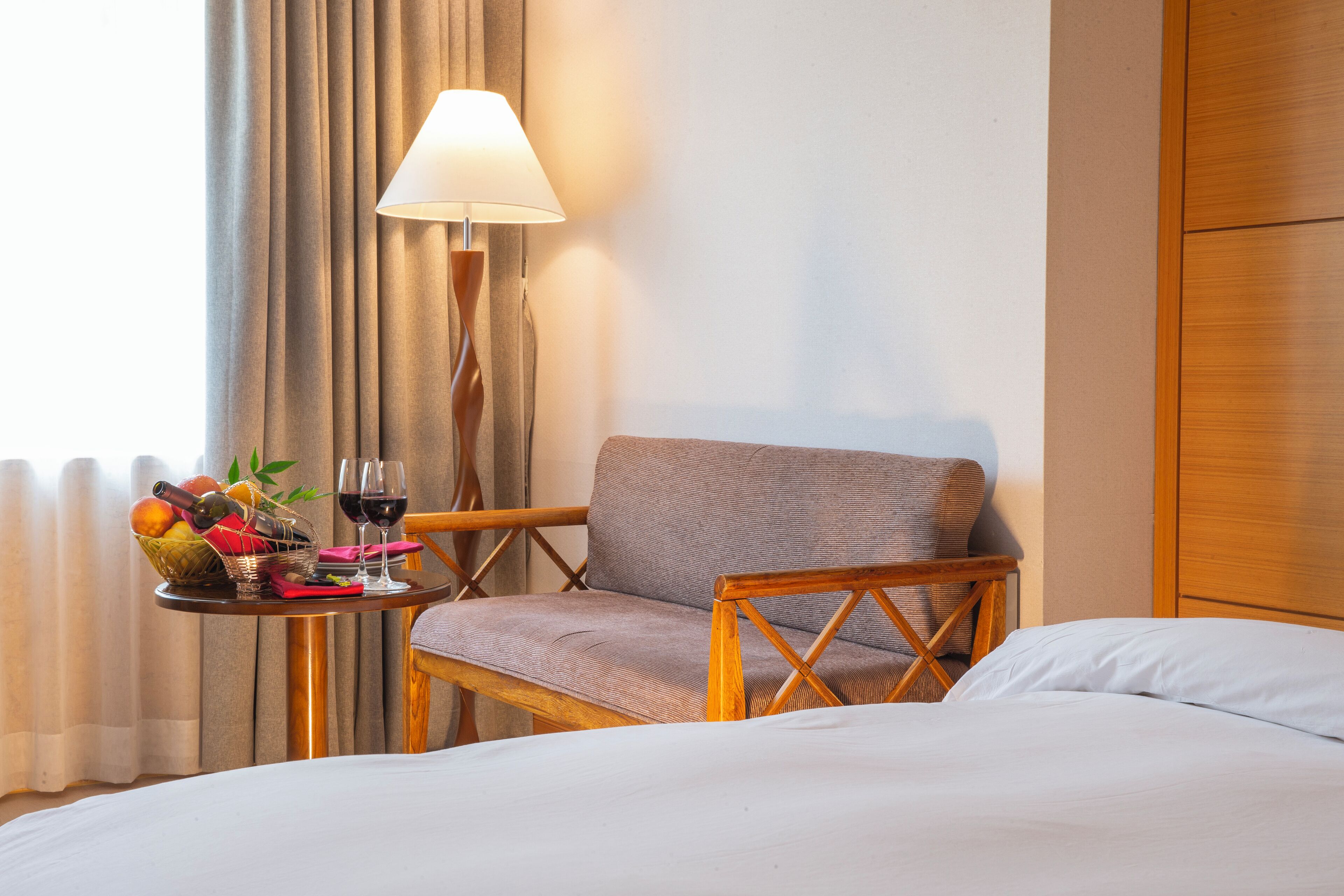 deluxe twin room | in-room safe, desk, soundproofing, iron/ironing board