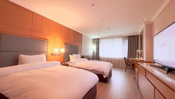 Deluxe İki Ayrı Yataklı Oda | Odada kasa, masa, ses yalıtımı, ütü/ütü masası