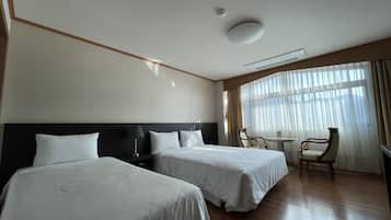 Standard Twin Room, River View (1 Double + 1 Single Bed) | Desk, free WiFi