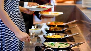 Café da manhã com buffet todos os dias (INR 499 por pessoa)