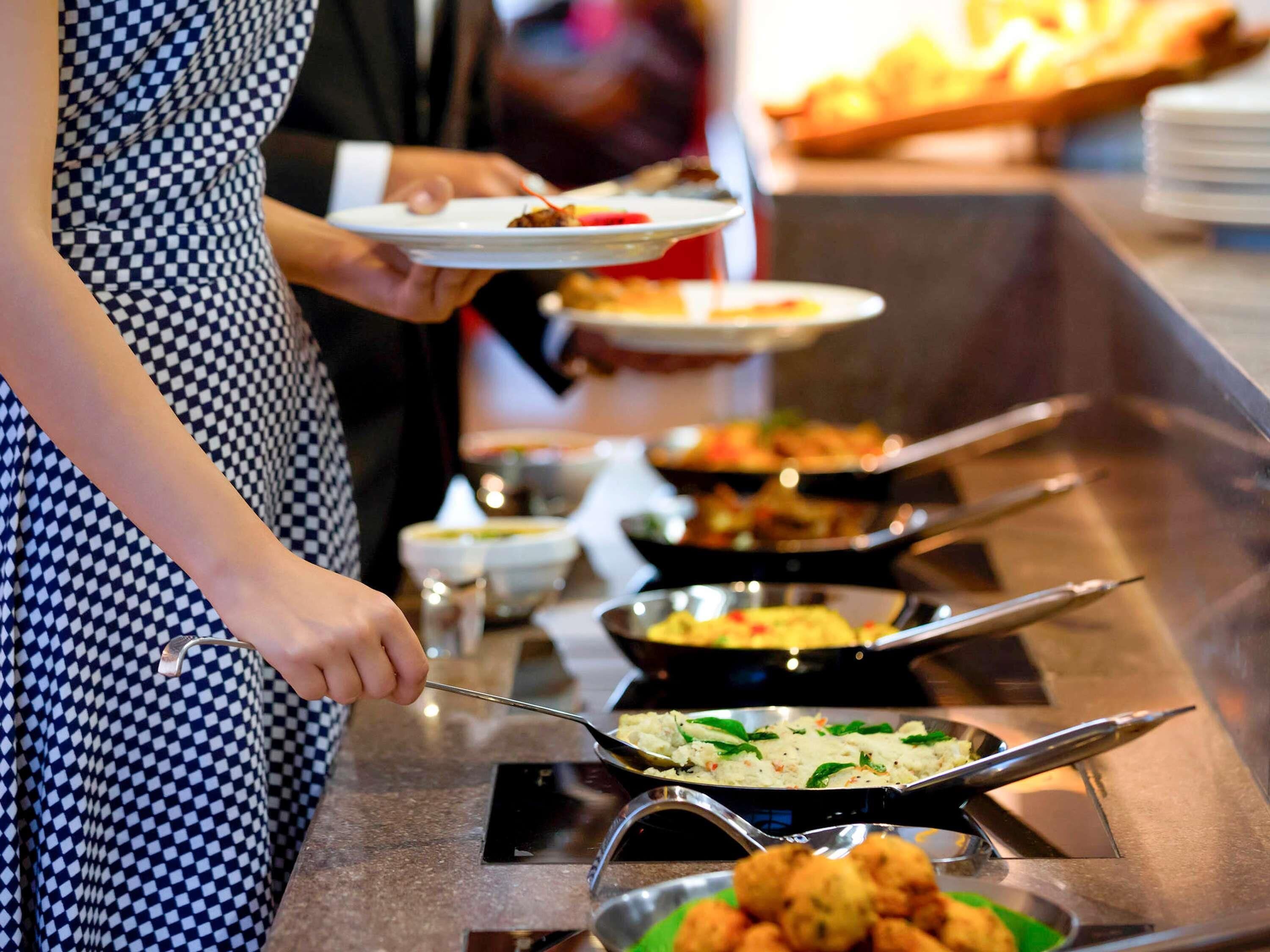 Daily buffet breakfast for a fee
