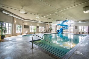 Indoor pool - Comfort Inn & Suites (Fort Saskatchewan)