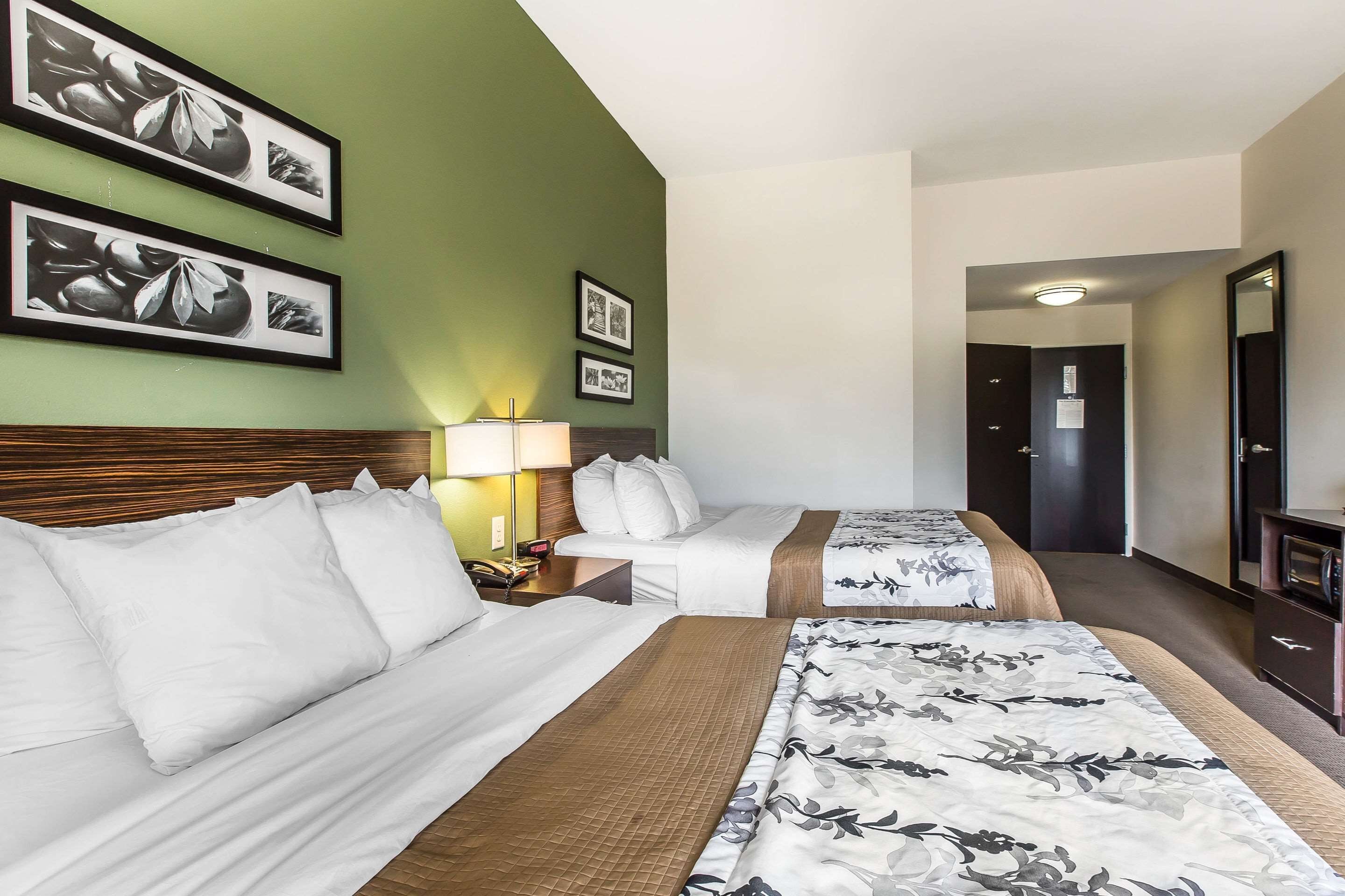 1 bedroom, iron/ironing board, rollaway beds, internet