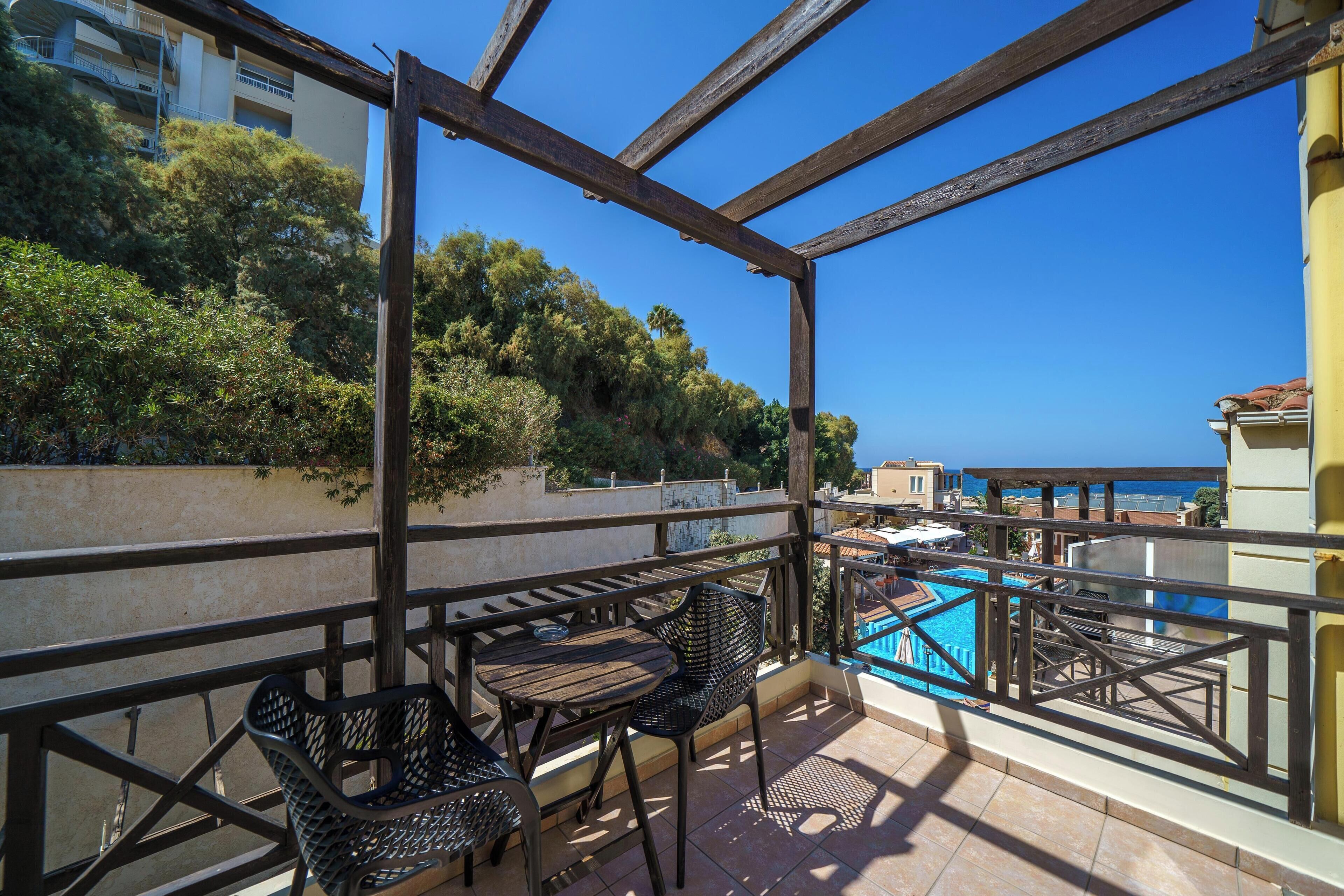 1 bedroom, in-room safe, desk, blackout curtains