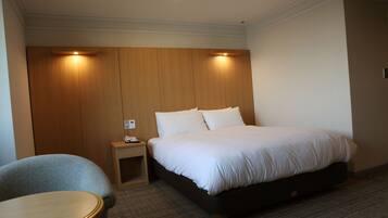 Soundproofing, WiFi, bed sheets