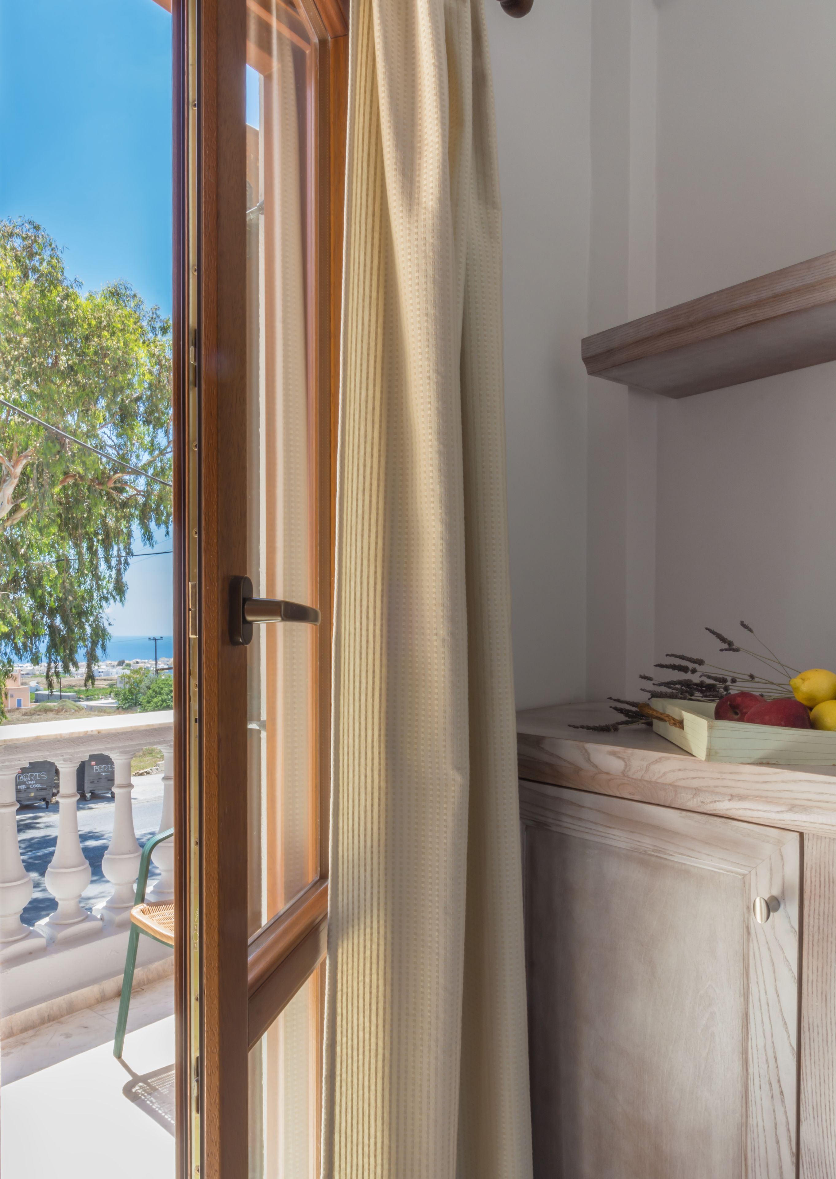 Habitación triple | Caja de seguridad en la habitación, wifi gratis y ropa de cama 