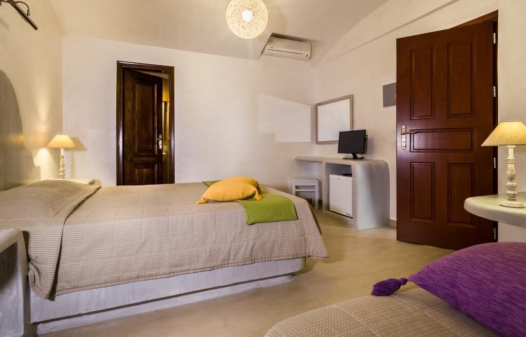 Cofres nos quartos, Wi-Fi de cortesia, roupa de cama