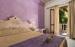 In-room safe, free WiFi, bed sheets