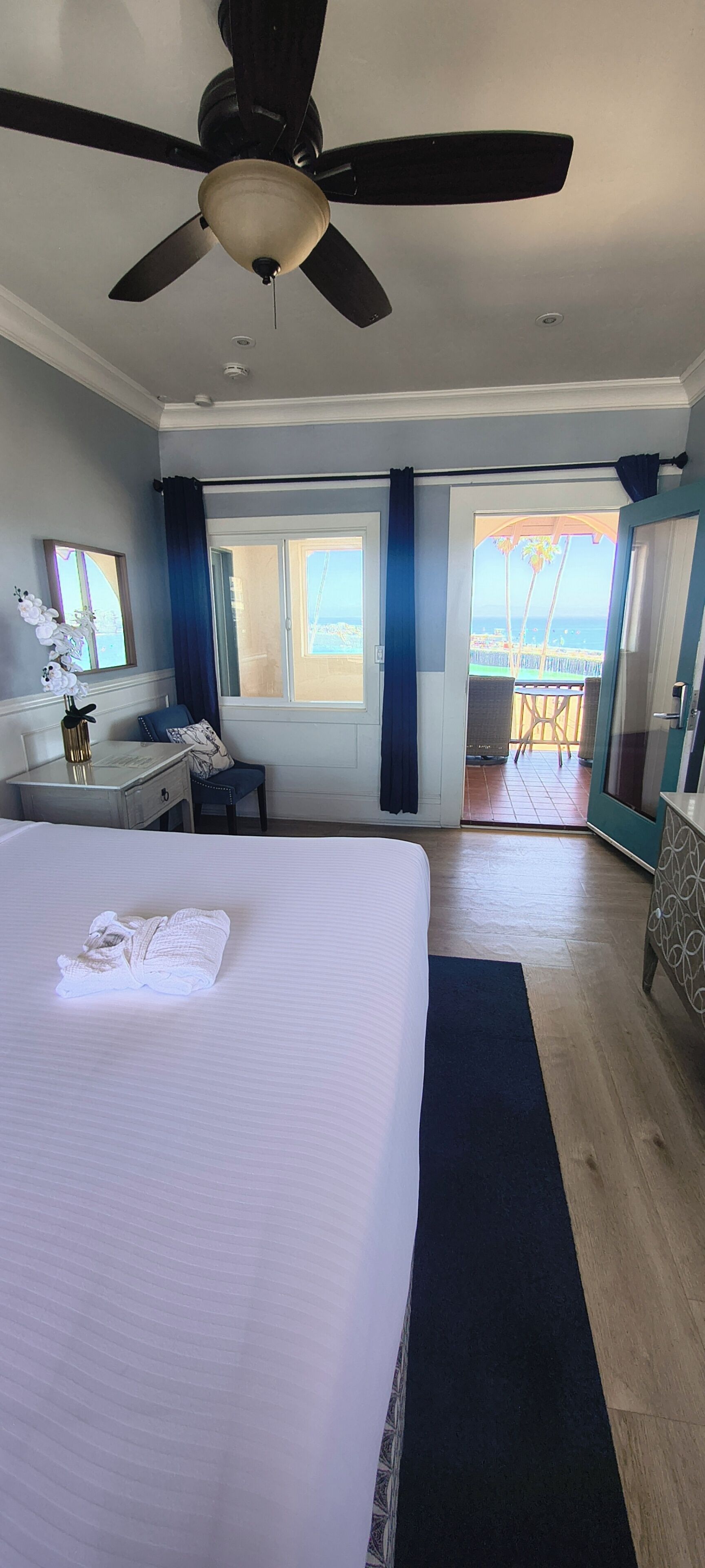 Signature King Bed, Ocean View | Wifi gratis y ropa de cama 