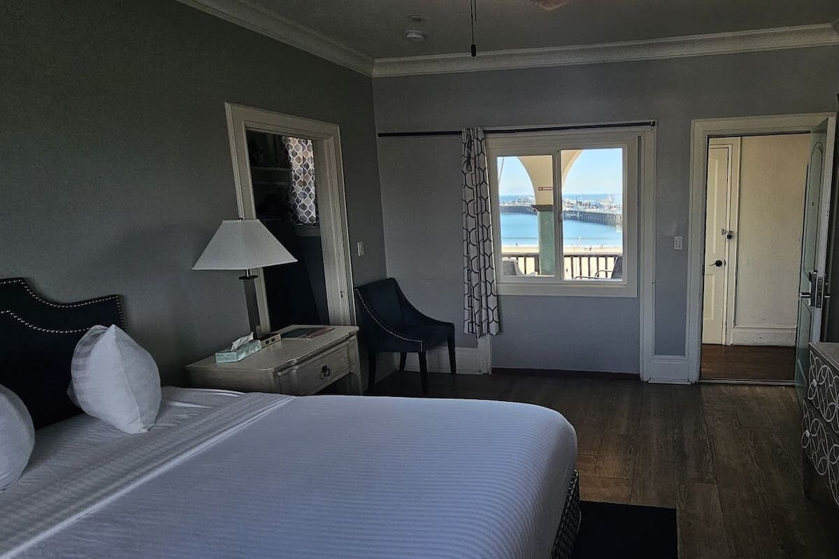 Signature King Bed, Ocean View | Wifi gratis y ropa de cama