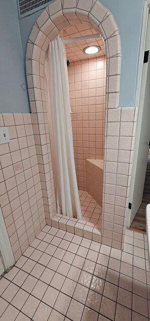 Two-Bedroom Family Suite with Kitchen | Bathroom | Free toiletries, hair dryer, towels, soap