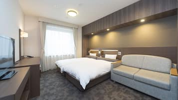 Premium bedding, in-room safe, desk, laptop workspace