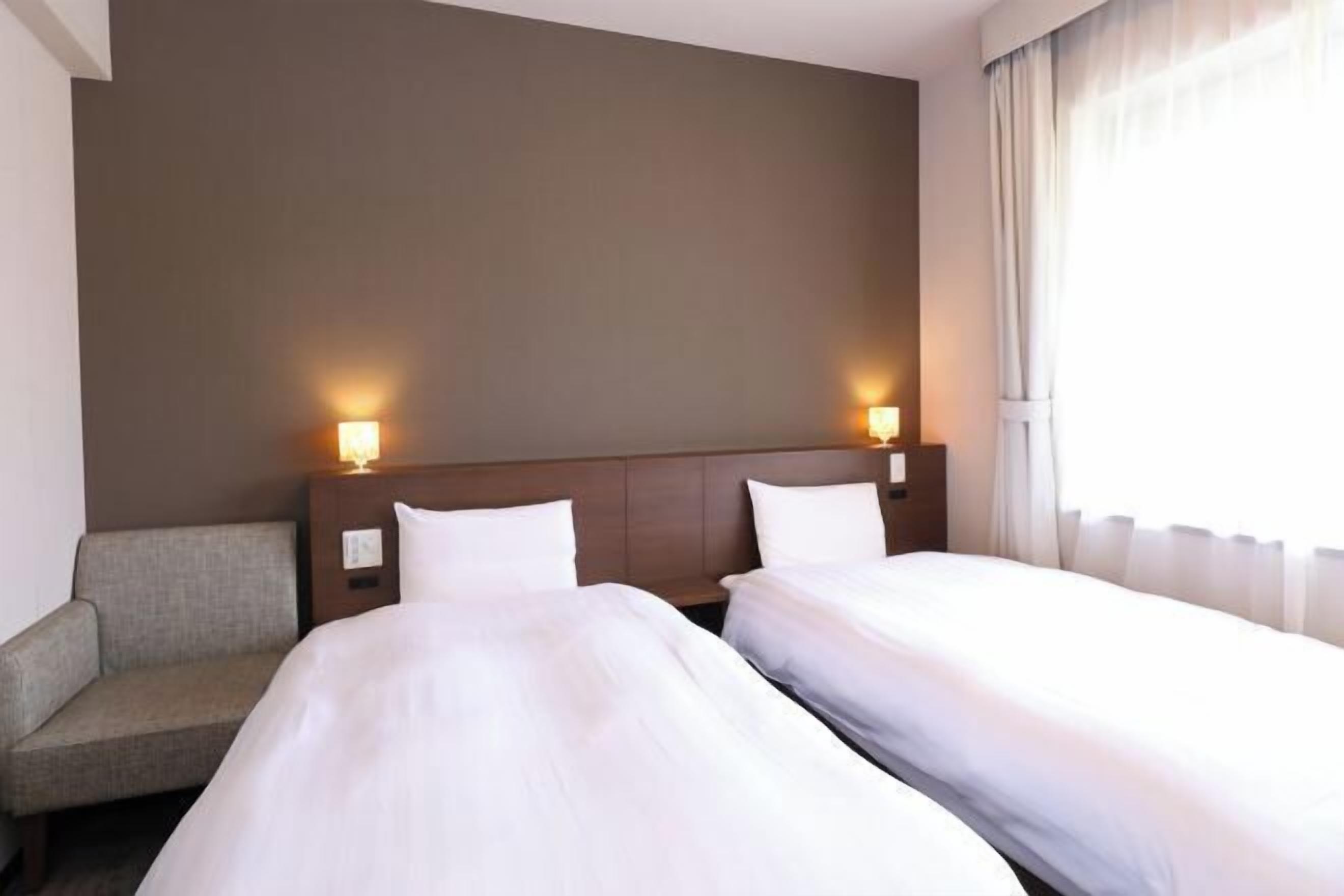 Premium bedding, in-room safe, desk, laptop workspace