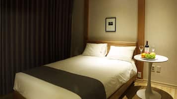 Free minibar, blackout curtains, soundproofing, free WiFi