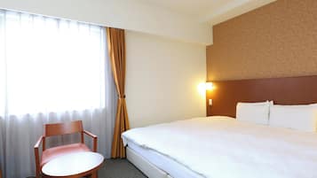 Escritorio, wifi gratis y ropa de cama