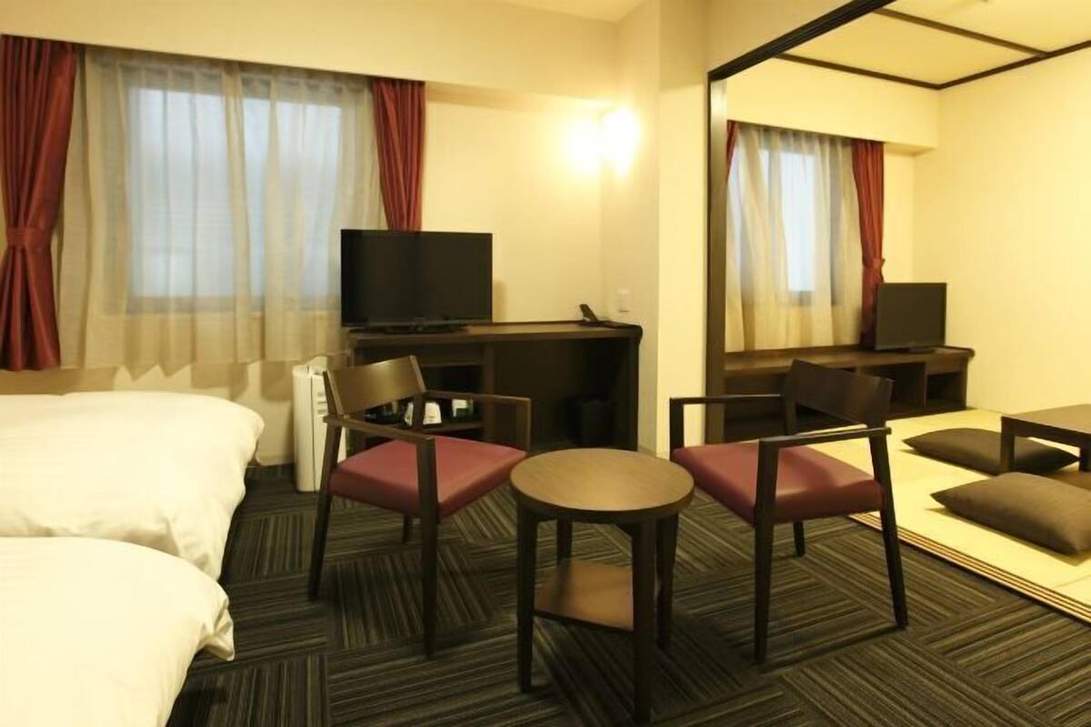 Bureau, Wi-Fi gratuit, draps fournis