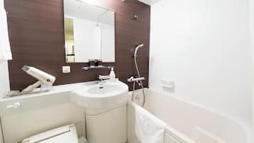Đồ dùng nhà tắm miễn phí, máy sấy tóc, dép đi trong nhà