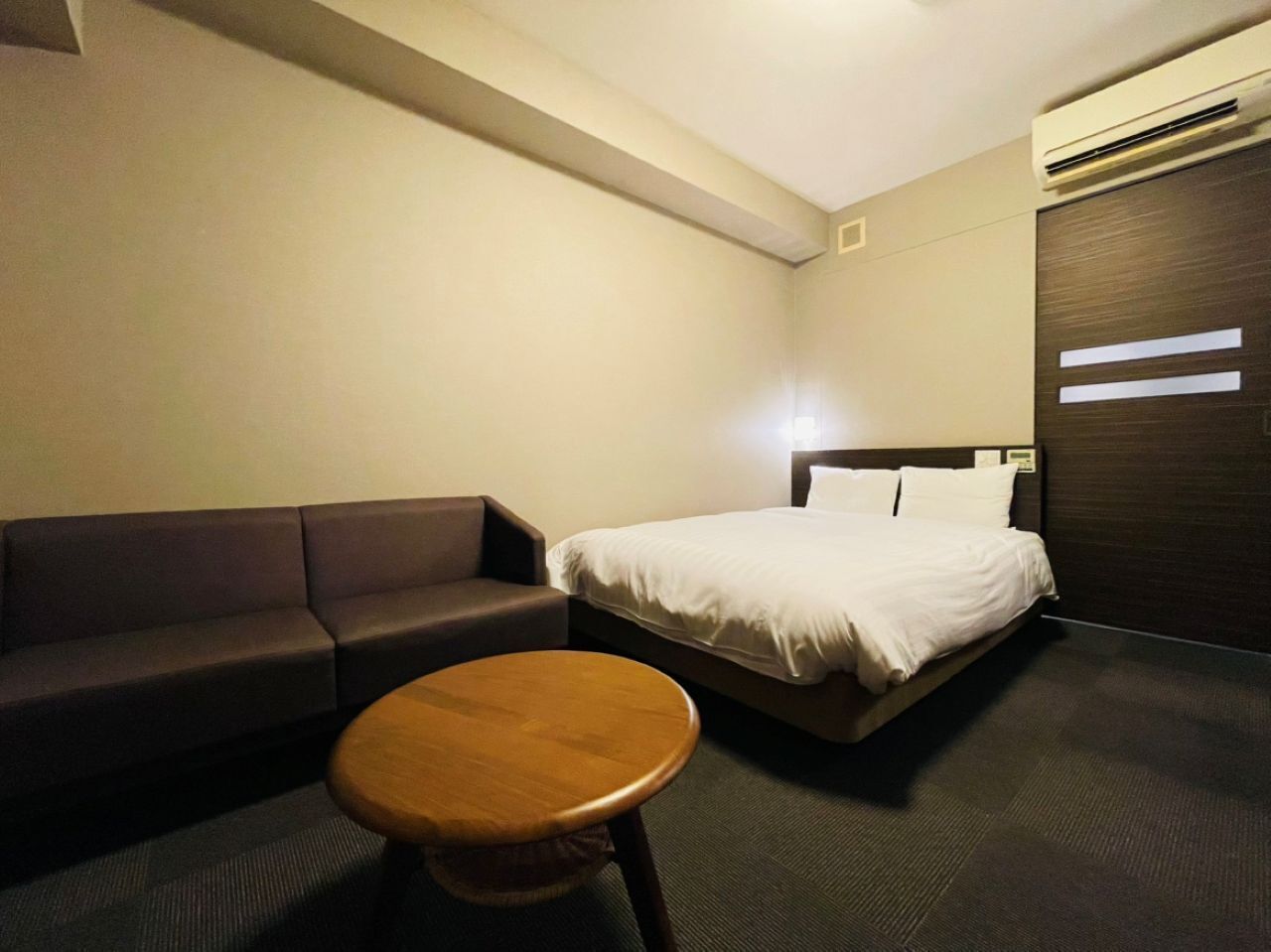 Deluxe Double Room, Non Smoking | Desk, free WiFi, bed sheets