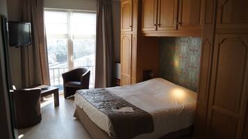 Superior Double Room | Premium bedding, individually furnished, desk, soundproofing