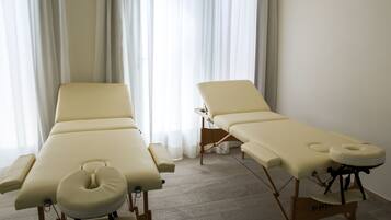 Sauna seca, banheira de hidromassagem, sauna a vapor