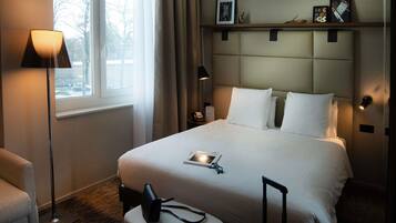Junior Suite, 1 Double Bed with Sofa bed | Hypo-allergenic bedding, minibar, in-room safe, individually furnished