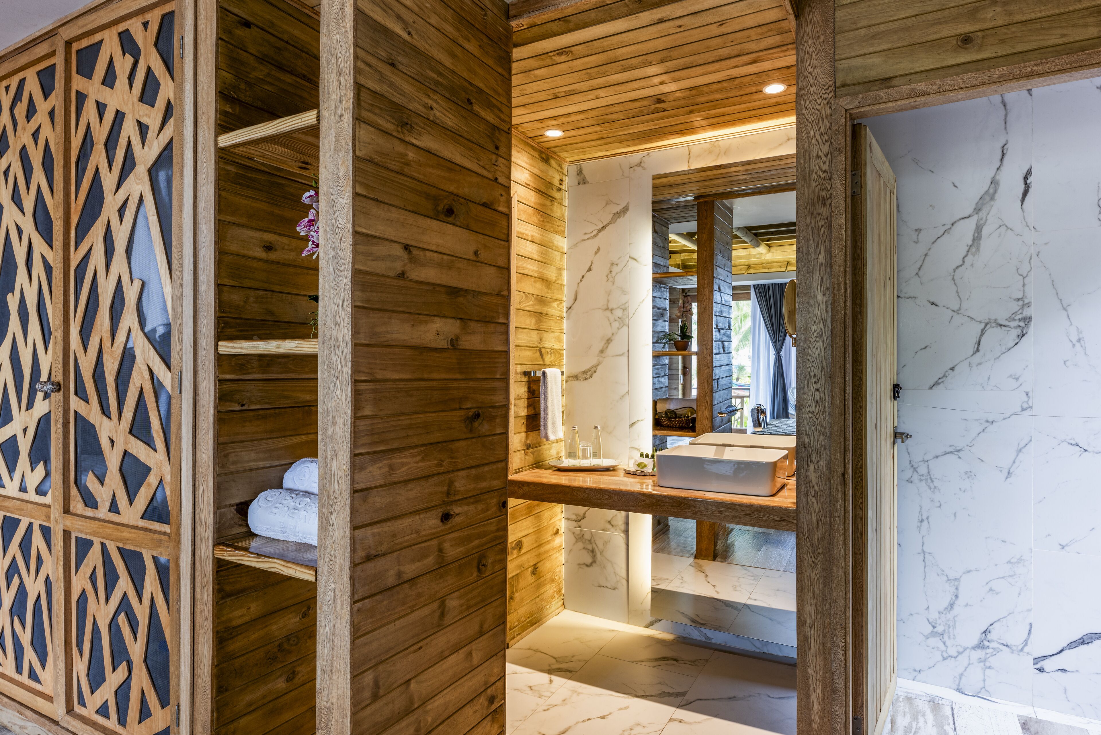 grand studio suite | bathroom | shower, rainfall showerhead, hair dryer, bathrobes