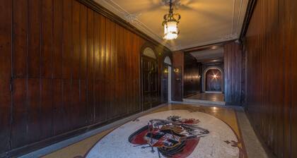 Friendly Venice Suites