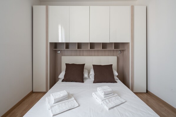 Standard-Apartment, 2 Schlafzimmer (Check-in online) | 1 Schlafzimmer, hochwertige Bettwaren, Daunenbettdecken