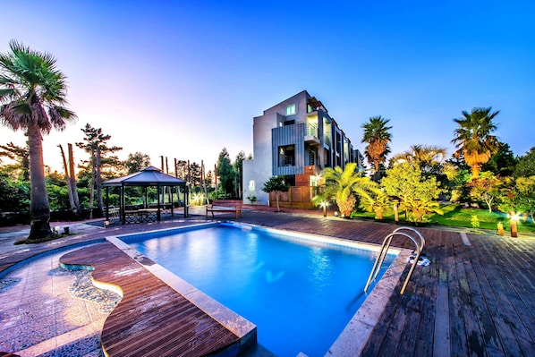 Outdoor pool - Mirvill Pension (Seogwipo)