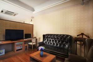 Royal Suite | In-room safe, individually decorated, individually furnished, desk