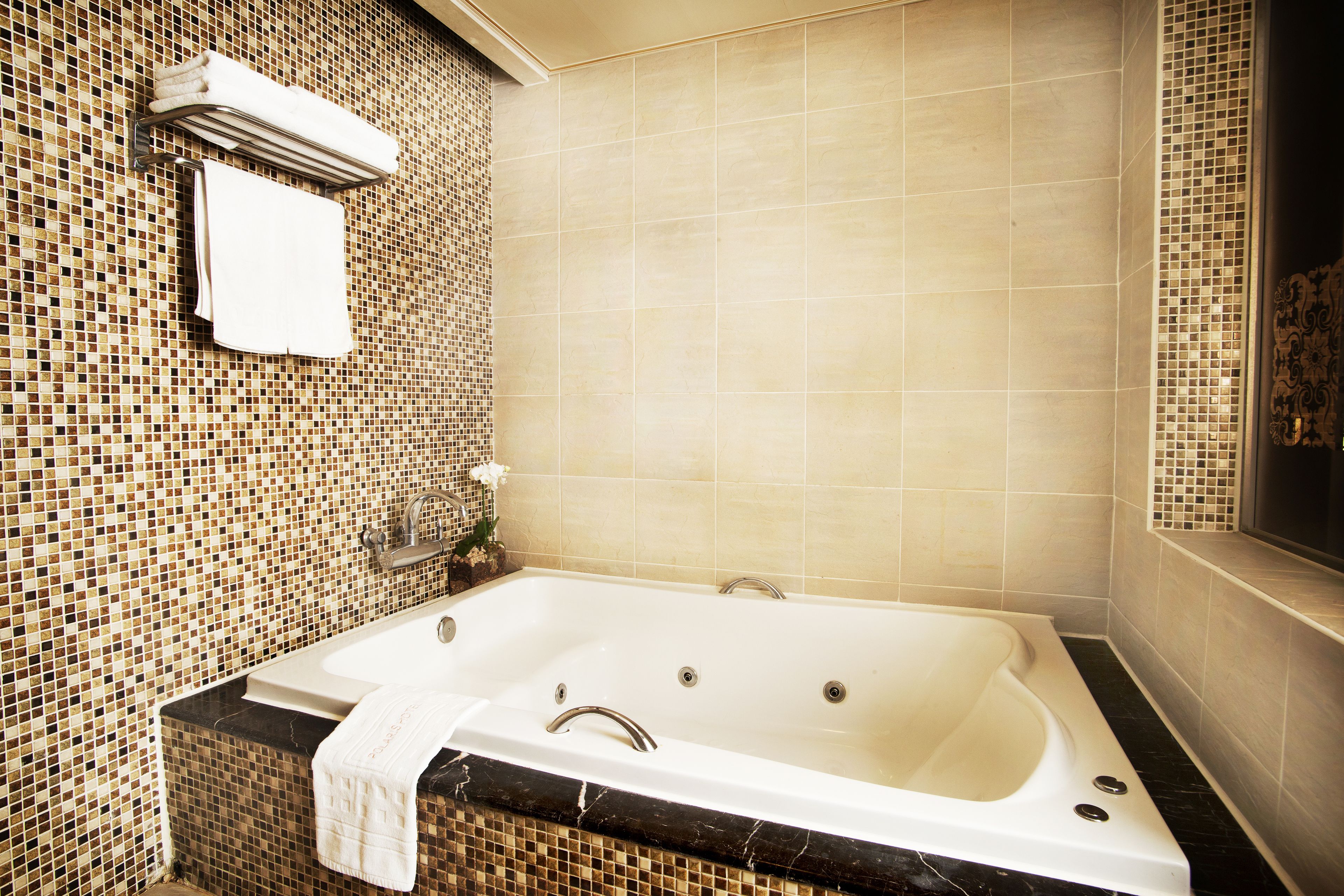 deep-soaking bathtub