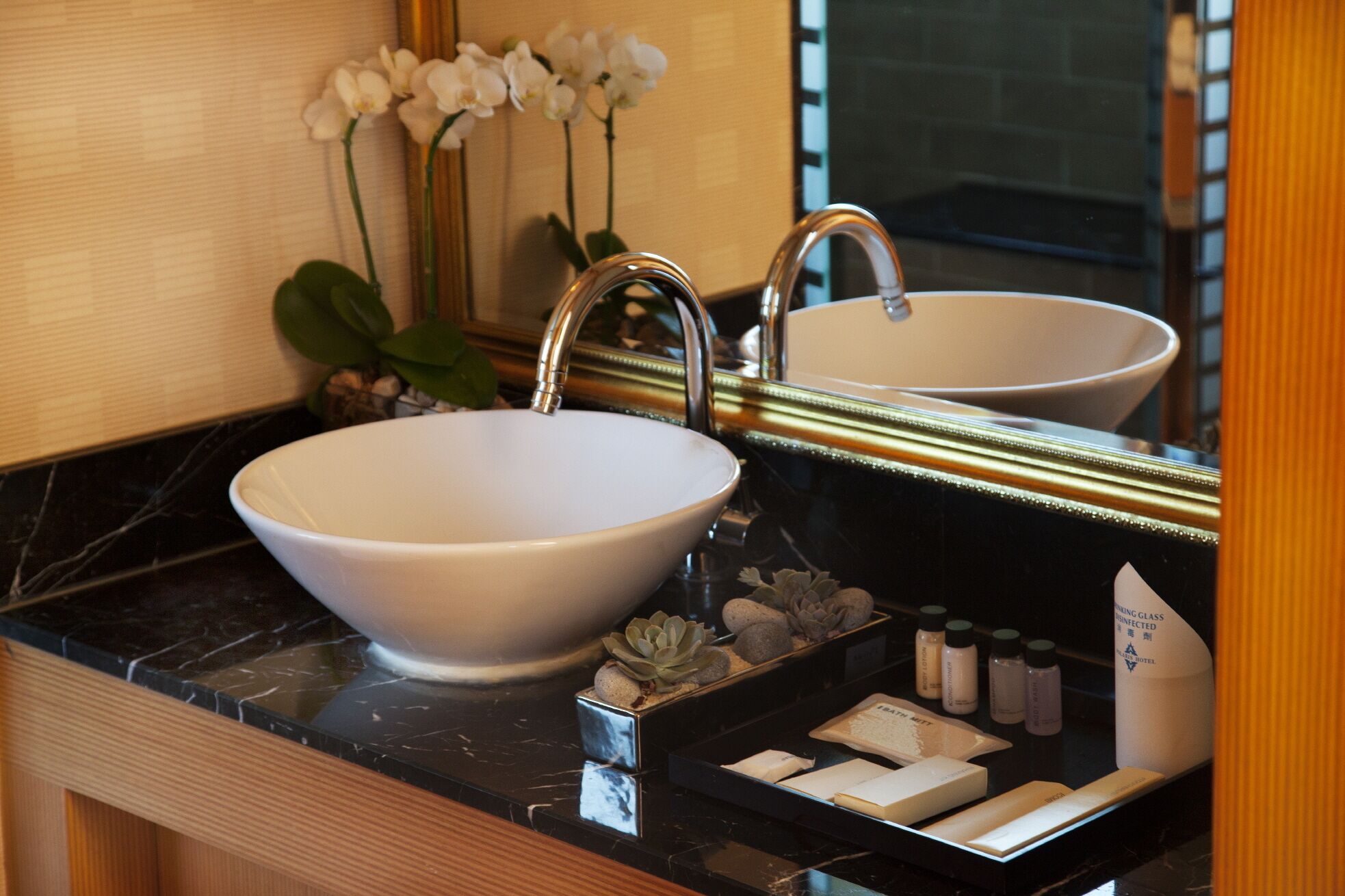royal suite | bathroom | separate bathtub and shower, deep-soaking bathtub, free toiletries