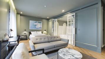 Grand Suite, Non Smoking, City View | In-room safe, blackout drapes, cribs/infant beds, rollaway beds