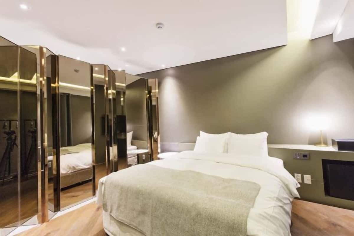In-room safe, blackout curtains, cots/infant beds, rollaway beds