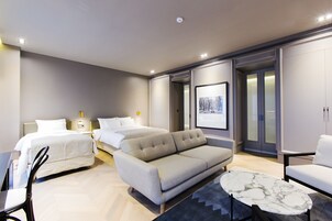 Grand Suite, Multiple Beds, Smoking, City View | In-room safe, blackout drapes, cribs/infant beds, rollaway beds