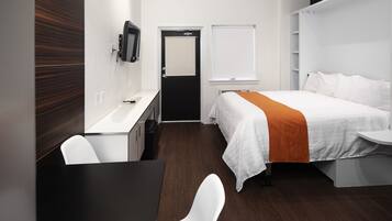 Egyptian cotton sheets, premium bedding, desk, free WiFi