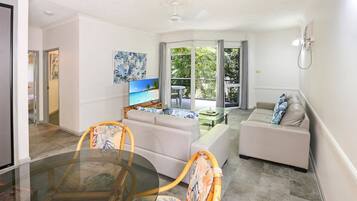 32-inch LCD TV with digital channels, TV, Netflix