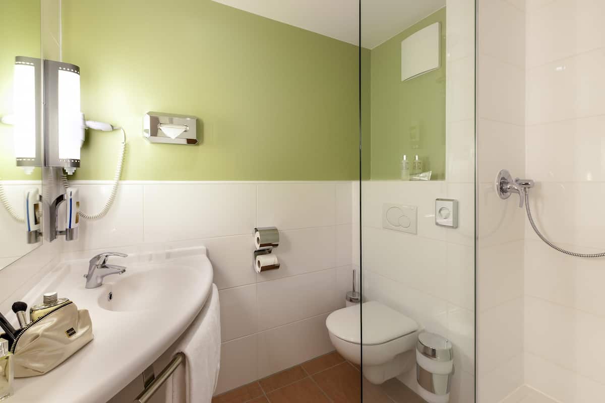 In-room safe, desk, soundproofing, iron/ironing board