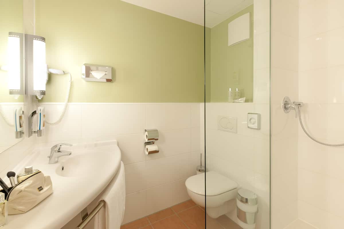 In-room safe, desk, soundproofing, iron/ironing board