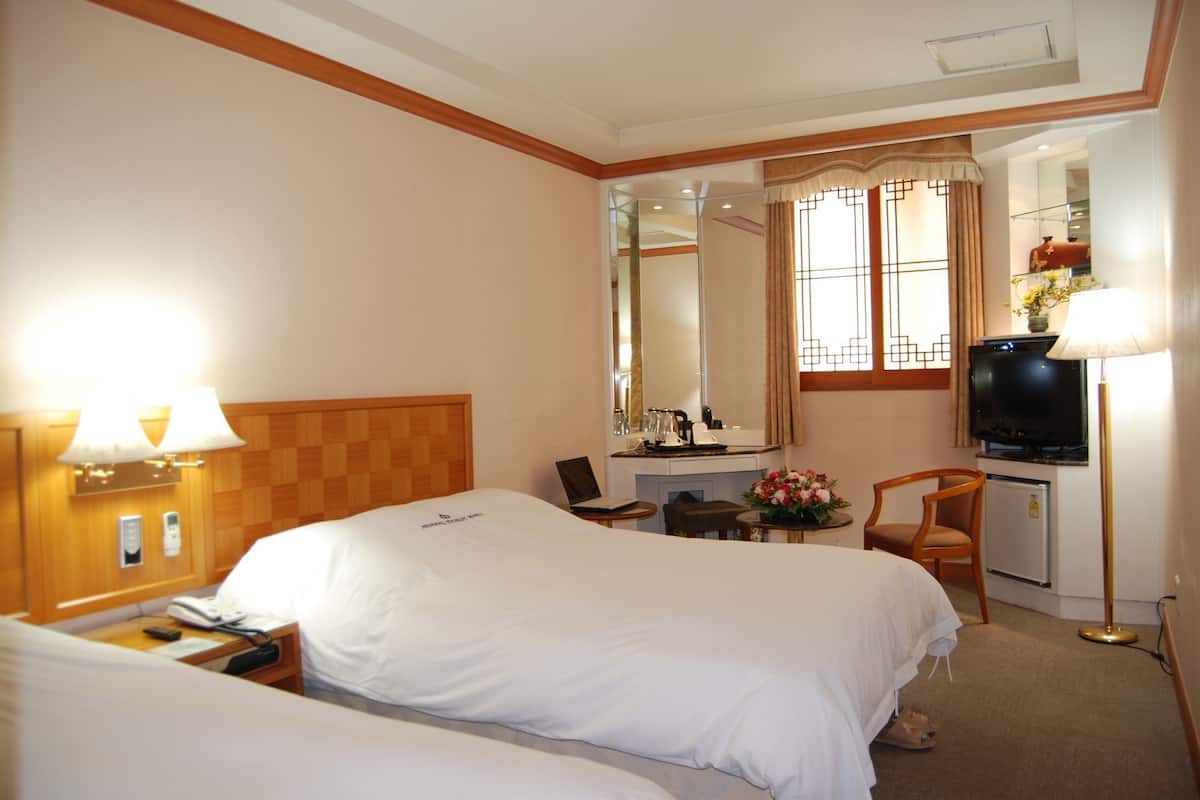Minibar, desk, iron/ironing board, free WiFi
