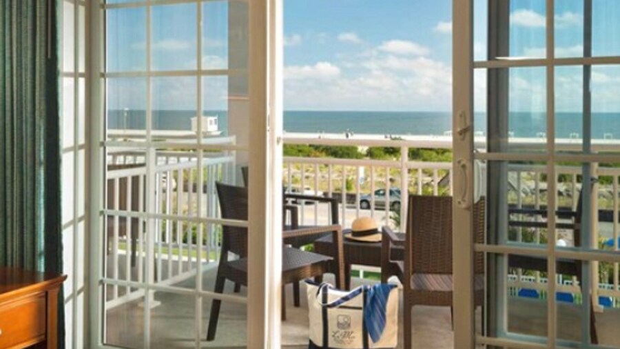 La Mer Beachfront Resort
