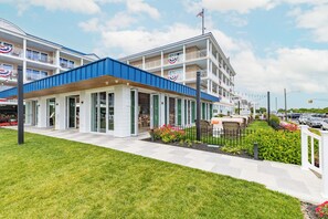 Restaurant - La Mer Beachfront Resort (Cape May)