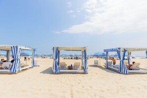Exterior - La Mer Beachfront Resort (Cape May)