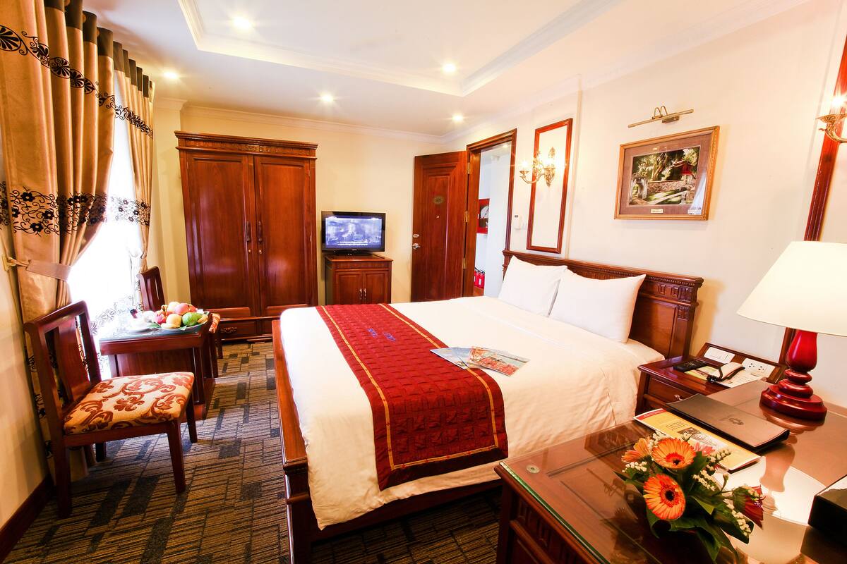 Minibar, in-room safe, desk, soundproofing